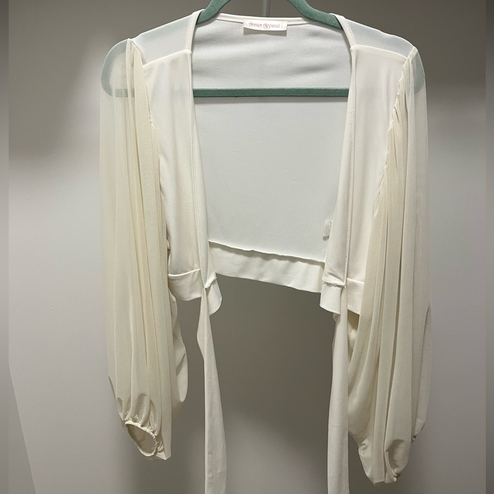 White billow sleeve tie front top M